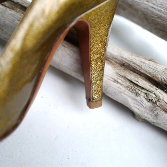 MOSCHINO Gold Metallic T-Strap Heels | Luxe Statement Pumps, 4โ Italian Chic EUC - Picture 12 of 16